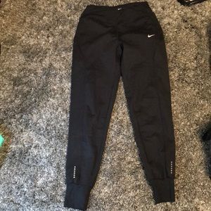 Nike did-fit joggers